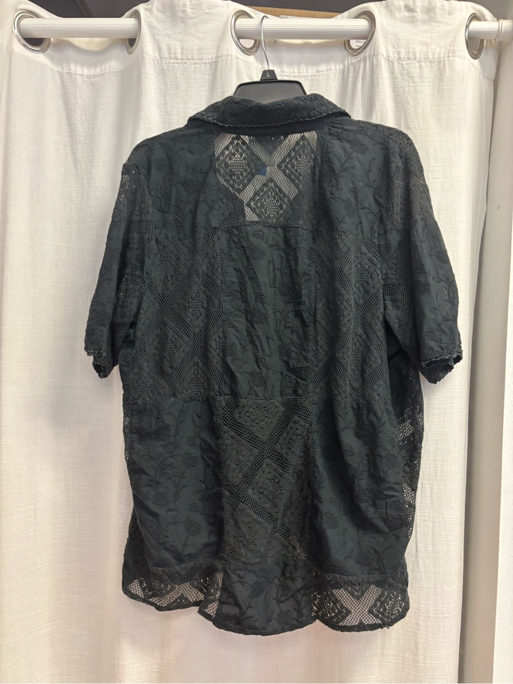 FARM Rio Black Sheer Floral Lace Top - Picture 10 of 11